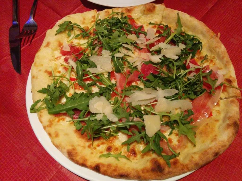 Piccola Italia Ealing | 21 The Green, London W5 5DA, UK | Phone: 020 8840 0700