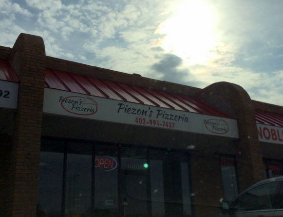 Piezons Pizzeria | 15605 W Center Rd, Omaha, NE 68130, USA | Phone: (402) 991-7437