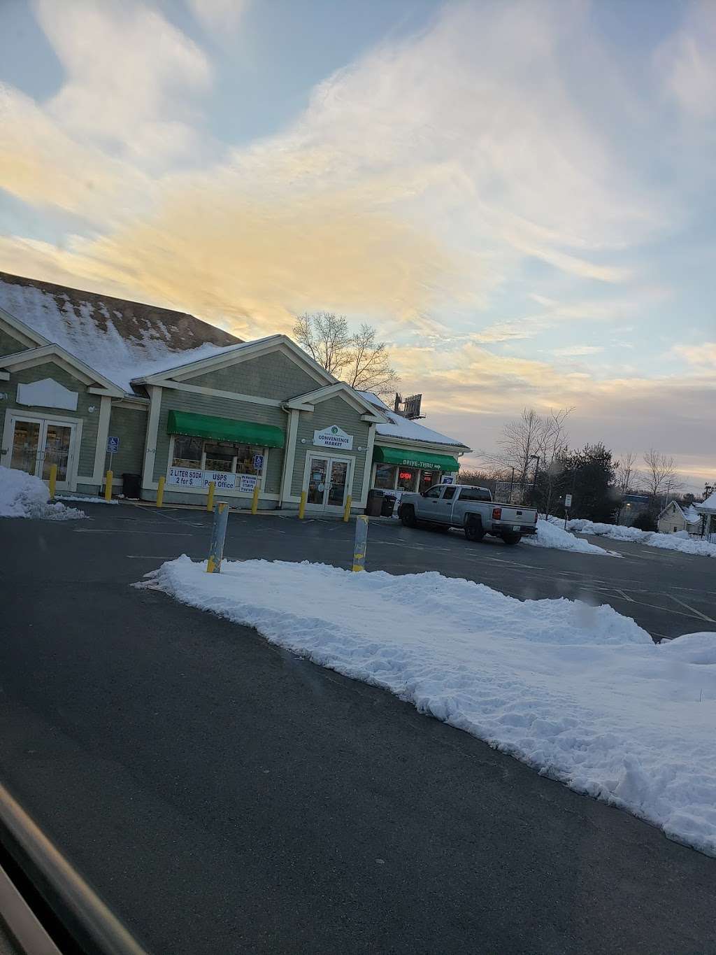 R health pharmacy convenience store | 79 Cross St, Methuen, MA 01844, USA