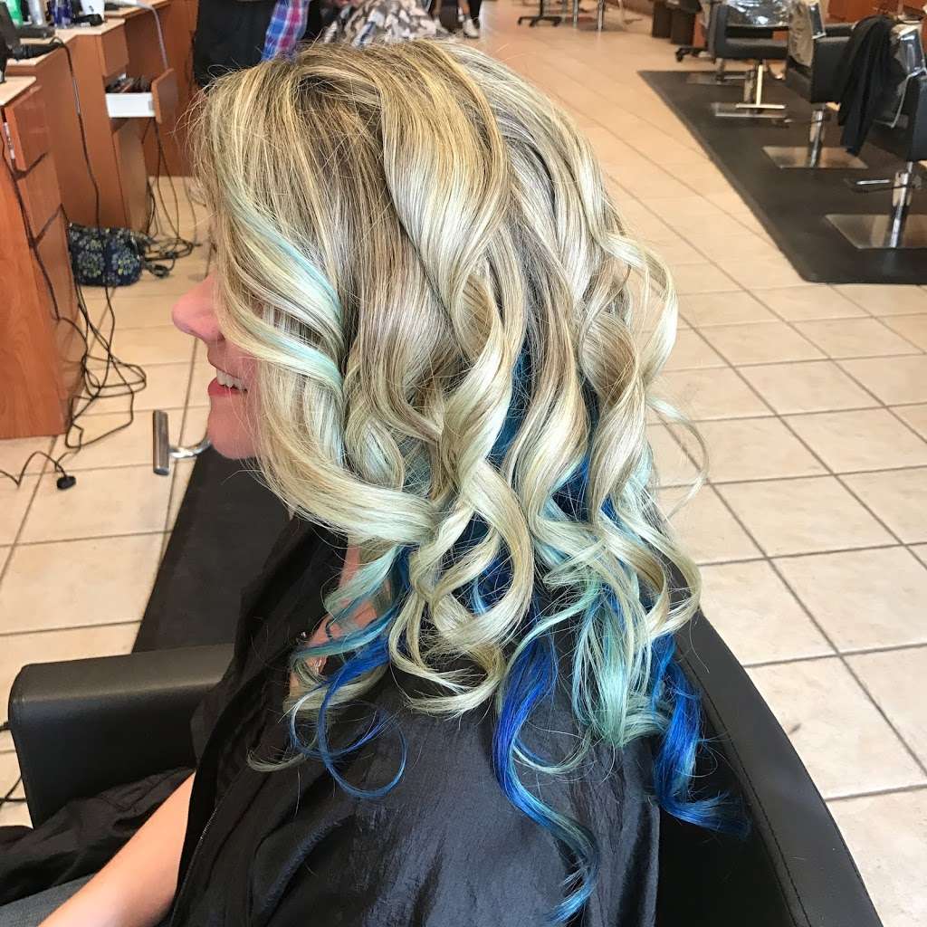 Maxima Hair Design | 237 Swedesford Rd, Wayne, PA 19087, USA | Phone: (610) 687-2887