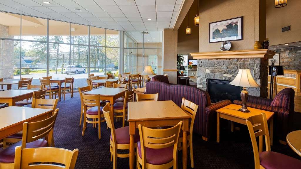 Best Western Plus Revere Inn & Suites | 3063 Lincoln Hwy E, US-30, Paradise, PA 17562, USA | Phone: (717) 687-7683