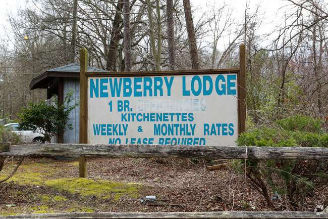 Newberry Lodge | 2437 Newberry St, Charlotte, NC 28208, USA | Phone: (704) 394-4662