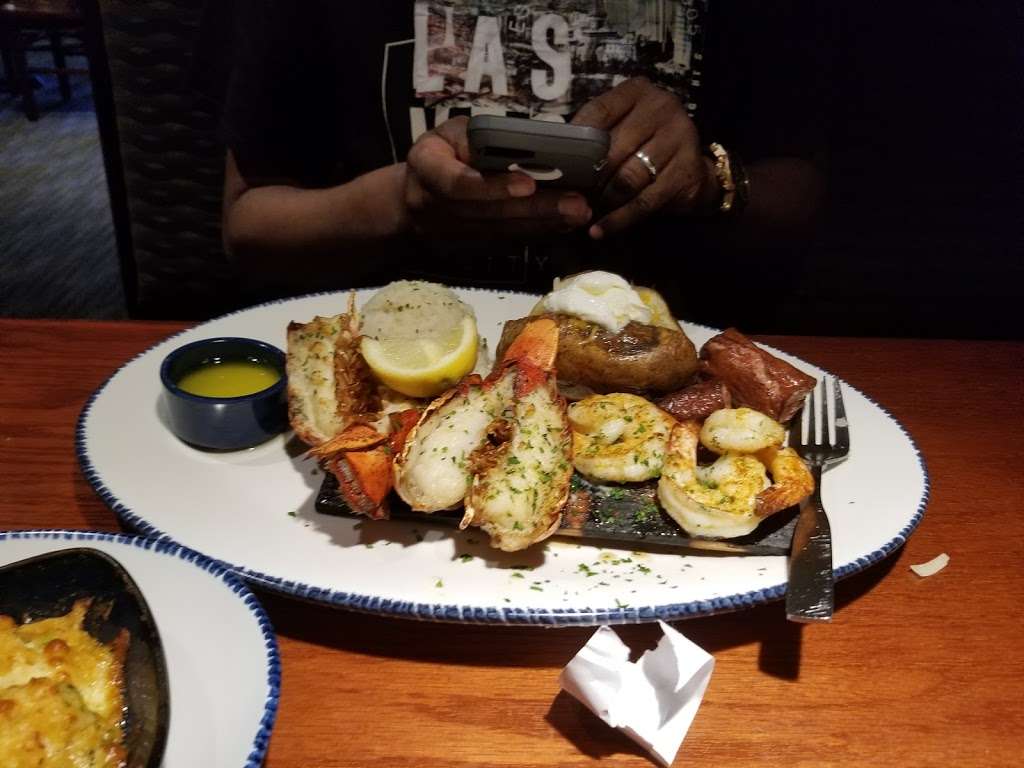 Red Lobster | 5201 S Pulaski Rd, Chicago, IL 60632, USA | Phone: (773) 284-7000