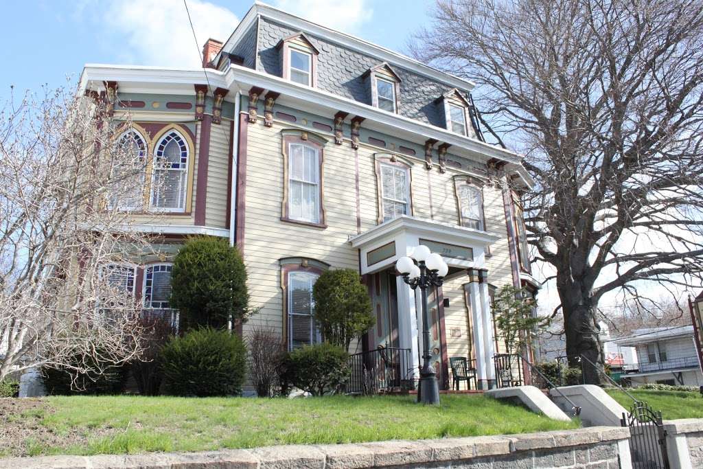 Kaier Mansion Bed & Breakfast | 729 E Centre St, Mahanoy City, PA 17948, USA | Phone: (570) 773-3040