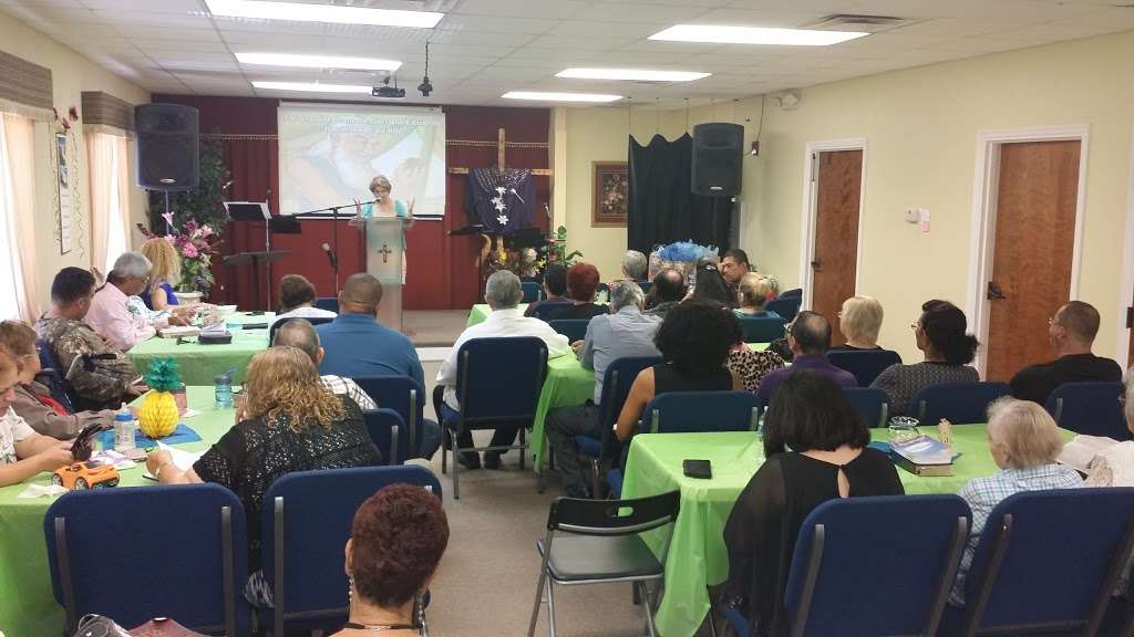 Iglesia Bautista Vencedores En La Fe | 101 Divine Drive, Davenport, FL 33897, USA | Phone: (352) 566-6061