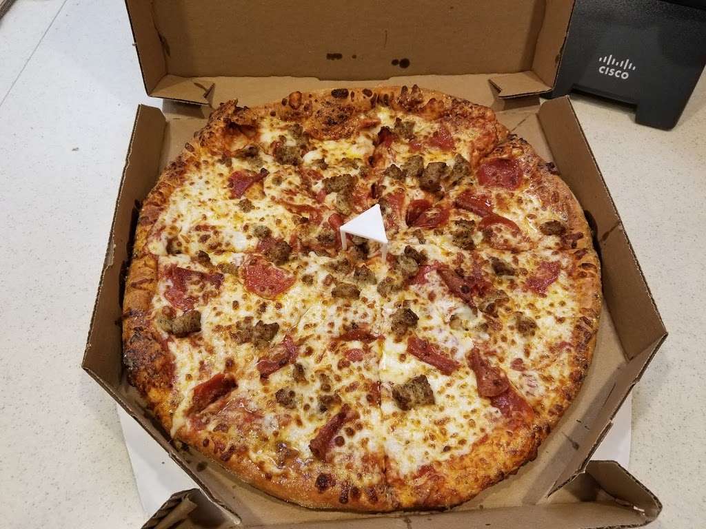 Dominos Pizza | 13 Washington Ave, Dumont, NJ 07628, USA | Phone: (201) 387-8000