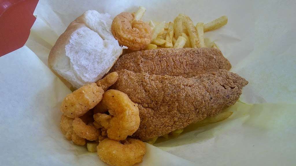 Louisiana Famous Fried Chicken & Seafood | 4001 W Wheatland Rd #110, Dallas, TX 75237, USA | Phone: (972) 572-1909