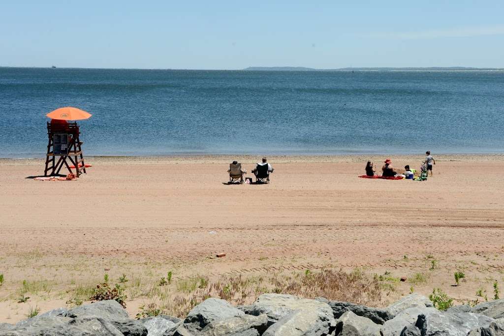 Wolfes Pond Beach | Wolfes Pond Park, Holton to Cornelia Avenues, Staten Island, NY 10312, USA | Phone: (718) 984-8266