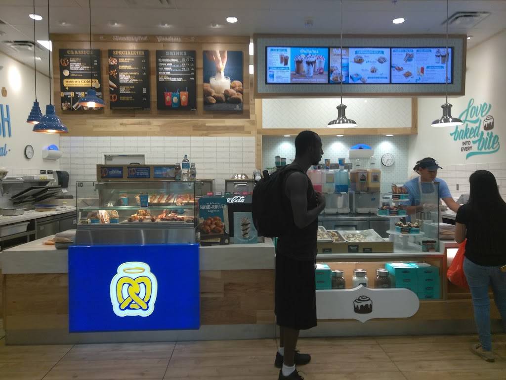 Auntie Annes | Zaragoza St, Laredo, TX 78040, USA | Phone: (956) 391-2109