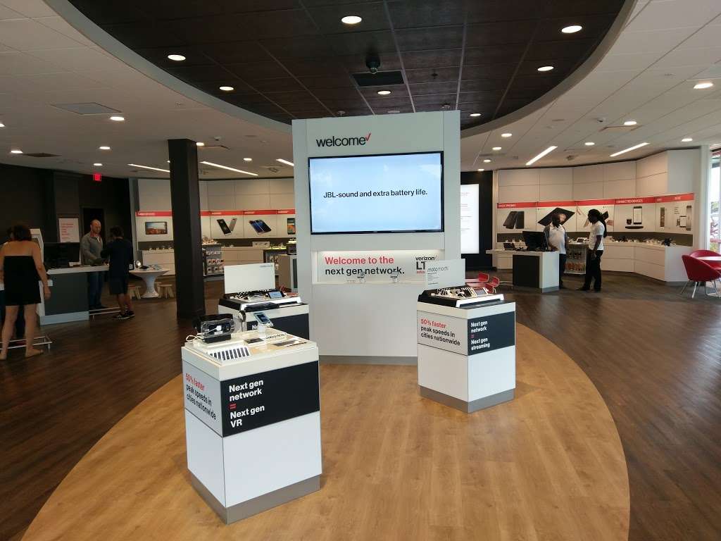 Verizon | 9982 Glades Rd Ste G2, Boca Raton, FL 33434, USA | Phone: (561) 482-2258