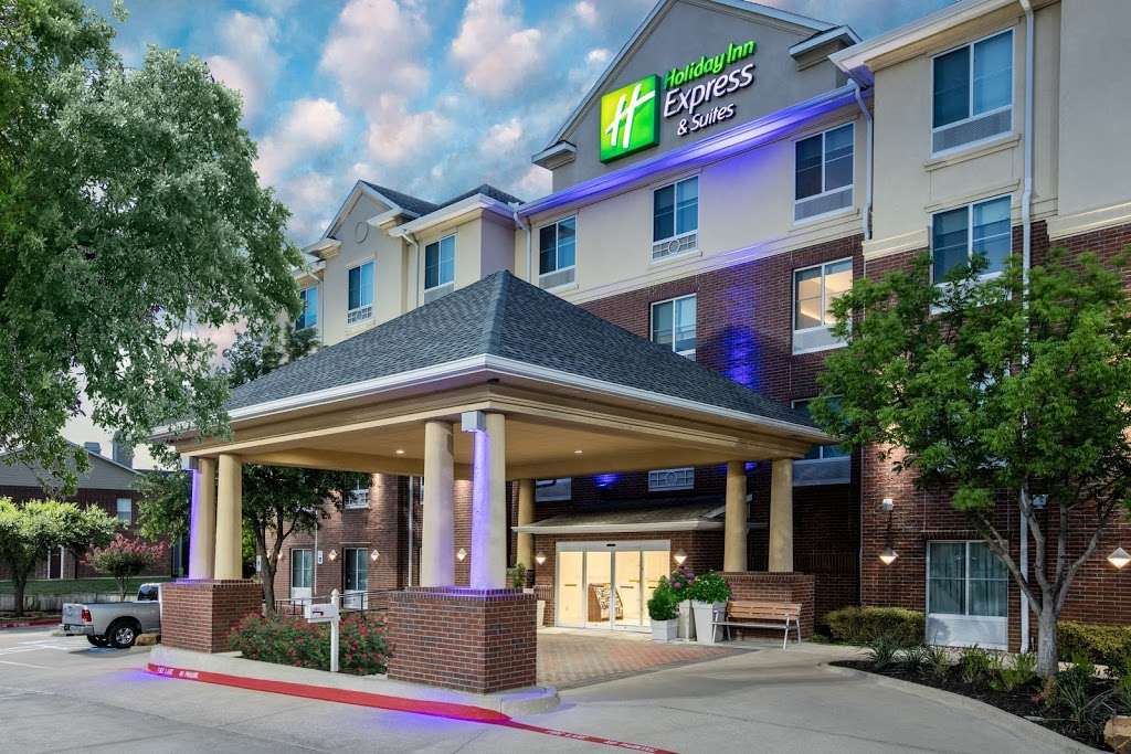 Holiday Inn Express & Suites Dallas - Grand Prairie I-20 | 4112 S Carrier Pkwy, Grand Prairie, TX 75052, USA | Phone: (972) 264-4002