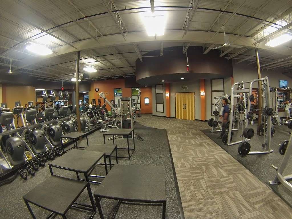 Golds Gym | 13957 Jefferson Davis Hwy, Woodbridge, VA 22191, USA | Phone: (571) 398-2105