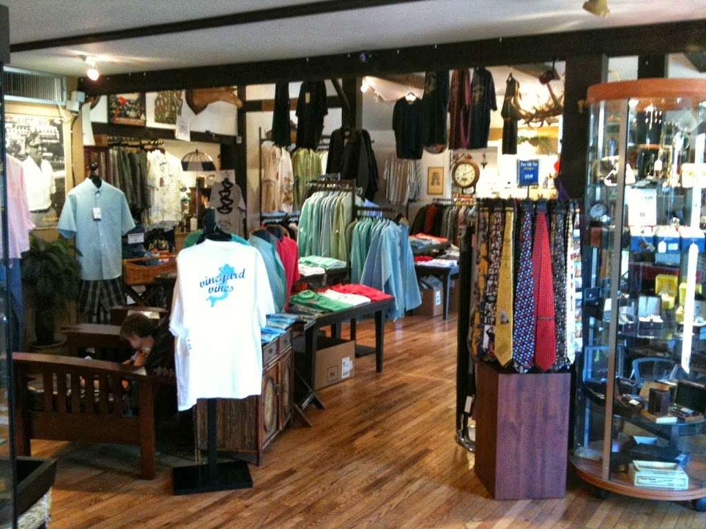 The Den | 67 Peddlers Village, Lahaska, PA 18931, USA | Phone: (215) 794-8493