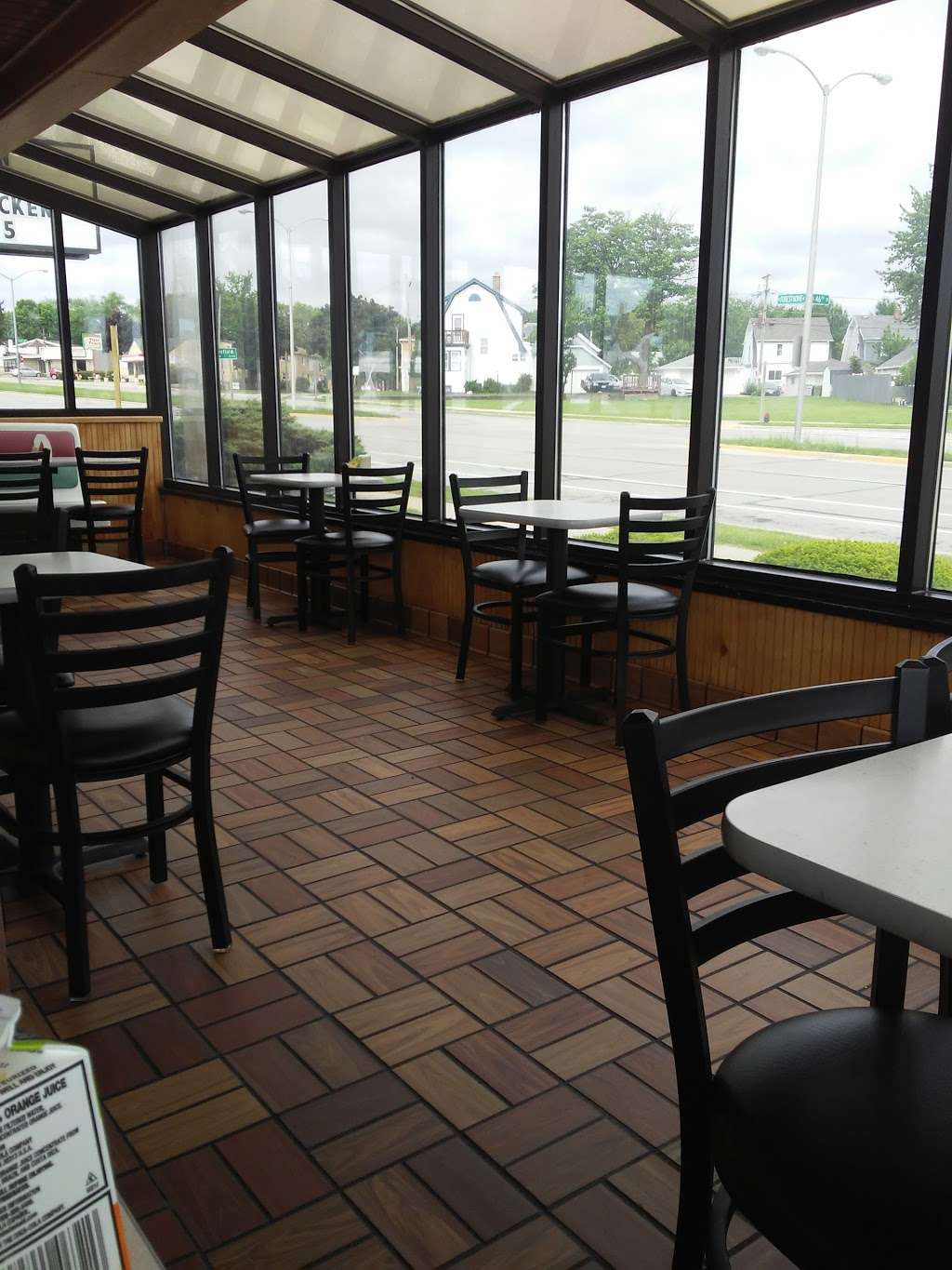 Burger King | 4555 W Forest Home Ave, Greenfield, WI 53219, USA | Phone: (414) 327-2535