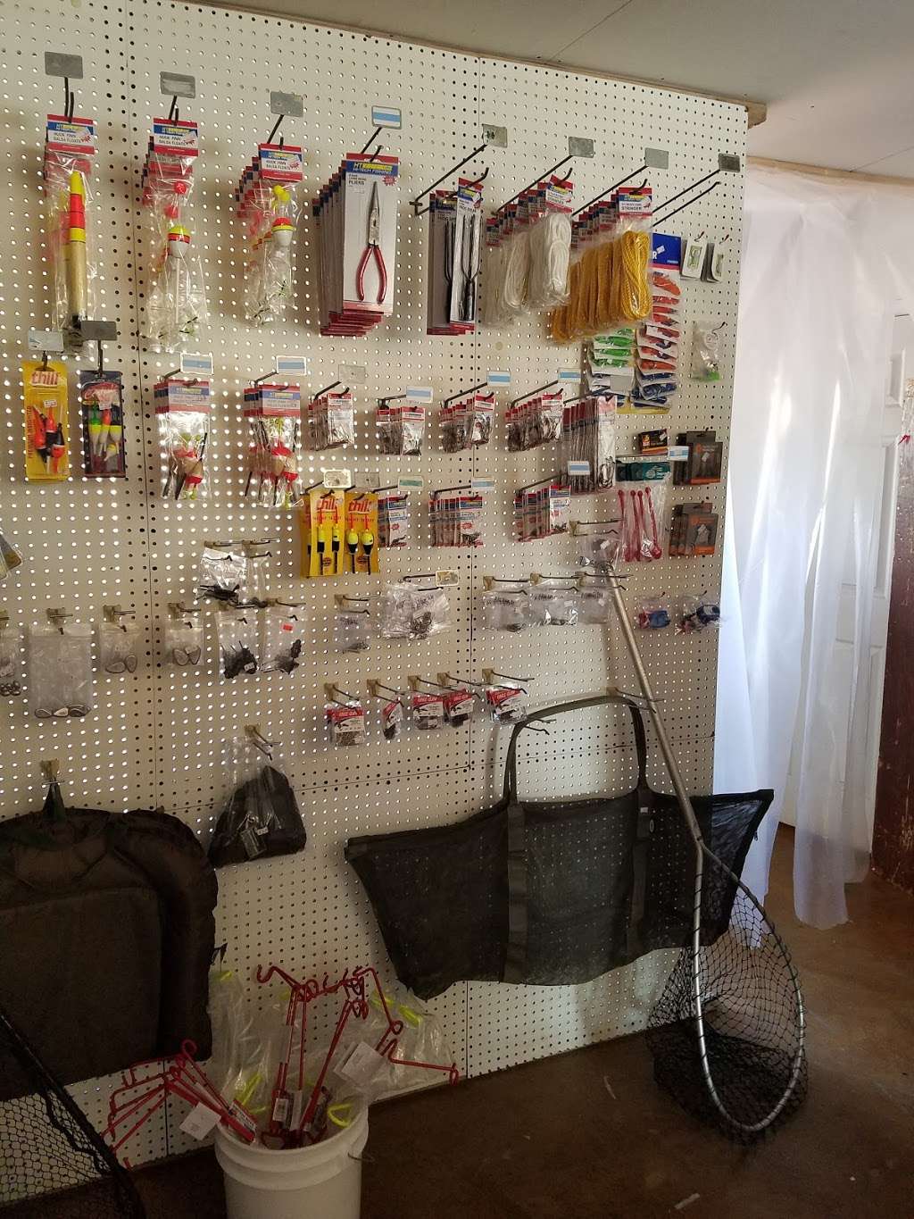 Adams Outdoors Bait, Tackle, & More! | 101 N 2nd Ave, Beech Grove, IN 46107, USA | Phone: (317) 671-9029