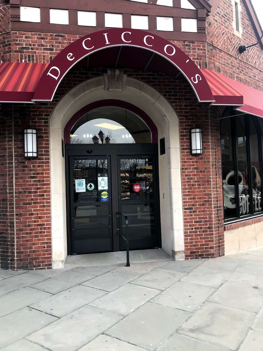 DeCicco Family Markets | 58 East Pkwy, Scarsdale, NY 10583, USA | Phone: (914) 725-3807