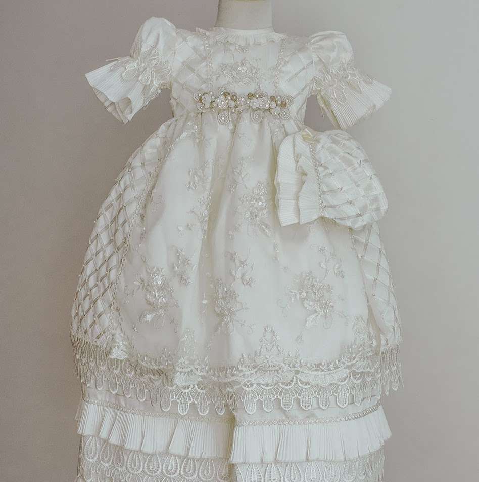 Ropones De Bautizo Royal Baptism Gowns | 5421 N Banewell Ave, Azusa, CA 91702, USA | Phone: (310) 910-4381