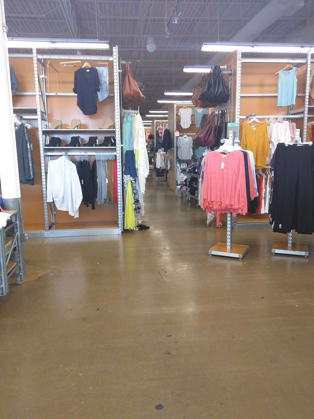 Old Navy | 5778 Fairmont Pkwy, Pasadena, TX 77505, USA | Phone: (281) 487-7231