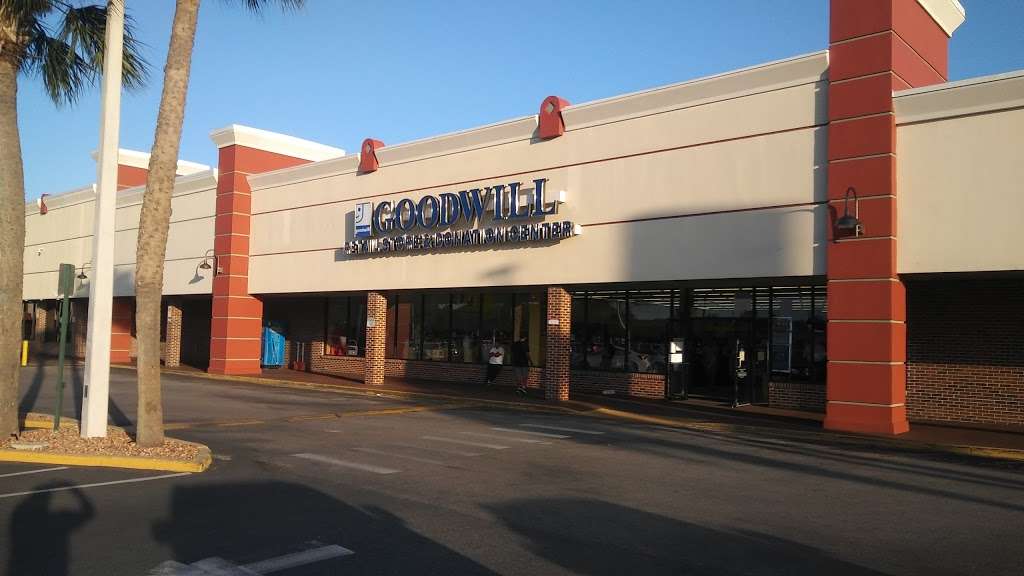 Goodwill | 7390 Curry Ford Rd, Orlando, FL 32822, USA | Phone: (407) 447-0026