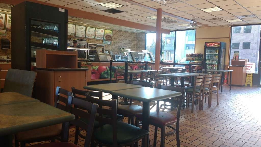 Subway Restaurants | 1621 N Main Ave Suite 1 Arcadia Main Shopping Ctr, San Antonio, TX 78212, USA | Phone: (210) 227-7827