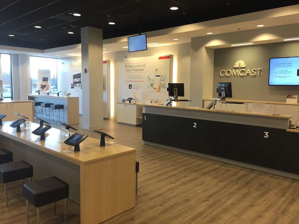 Xfinity Store by Comcast | 62 Second Ave, Burlington, MA 01803, USA | Phone: (781) 365-1692