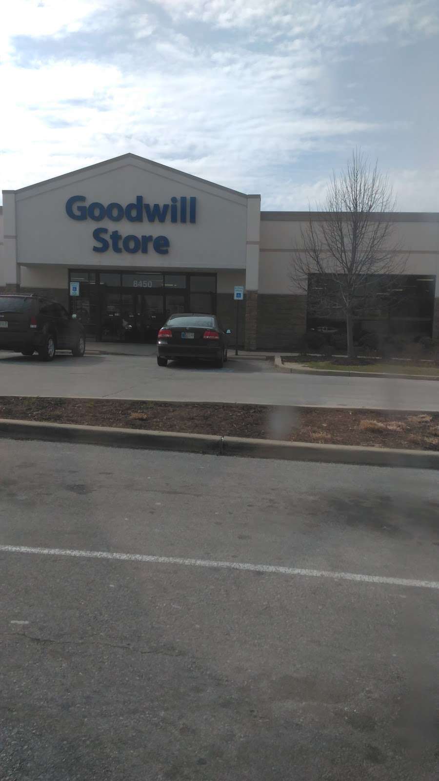 Goodwill Store | 8450 N Michigan Rd, Indianapolis, IN 46268, USA | Phone: (317) 334-0635