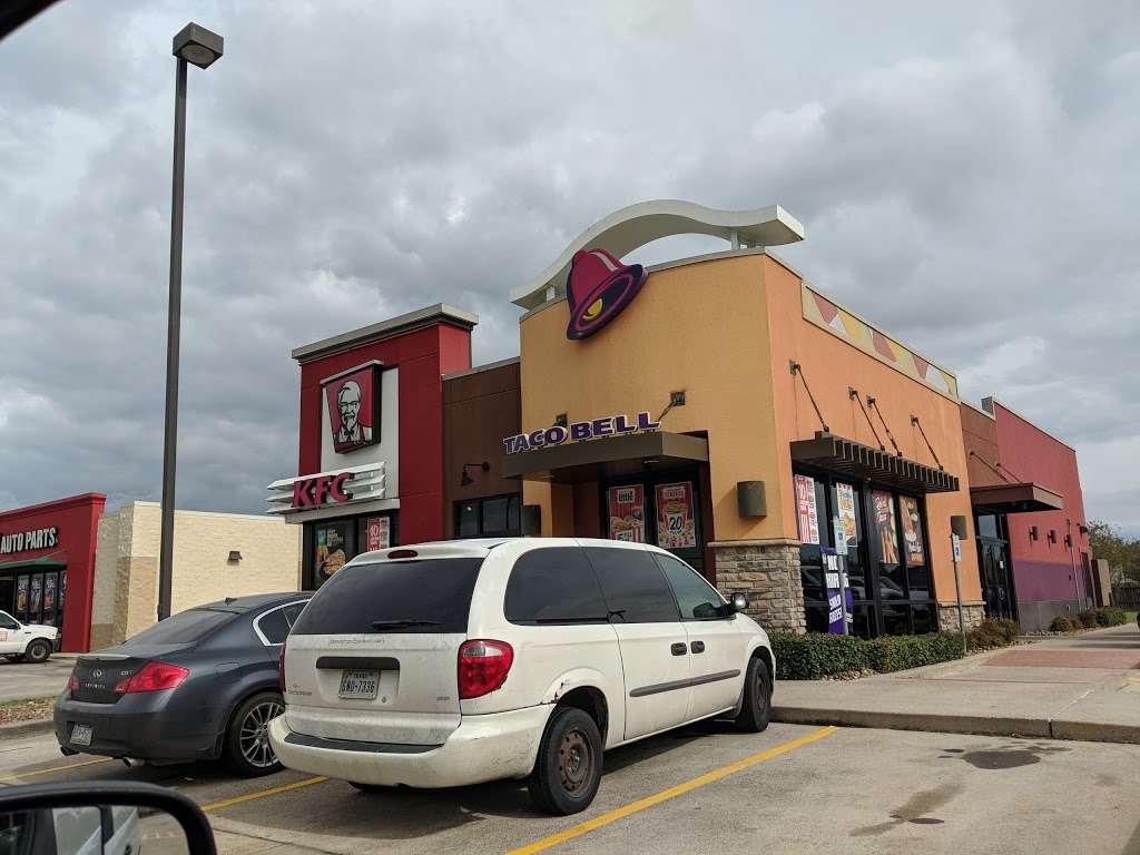 Taco Bell | 8302 TX-146, Baytown, TX 77520, USA | Phone: (281) 573-2867