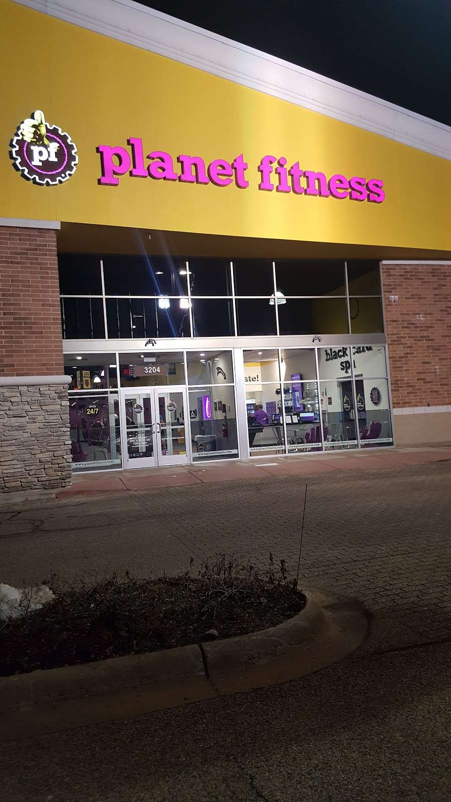 Planet Fitness | 3204 Shoppers Drive, McHenry Township, IL 60051, USA | Phone: (779) 216-1890