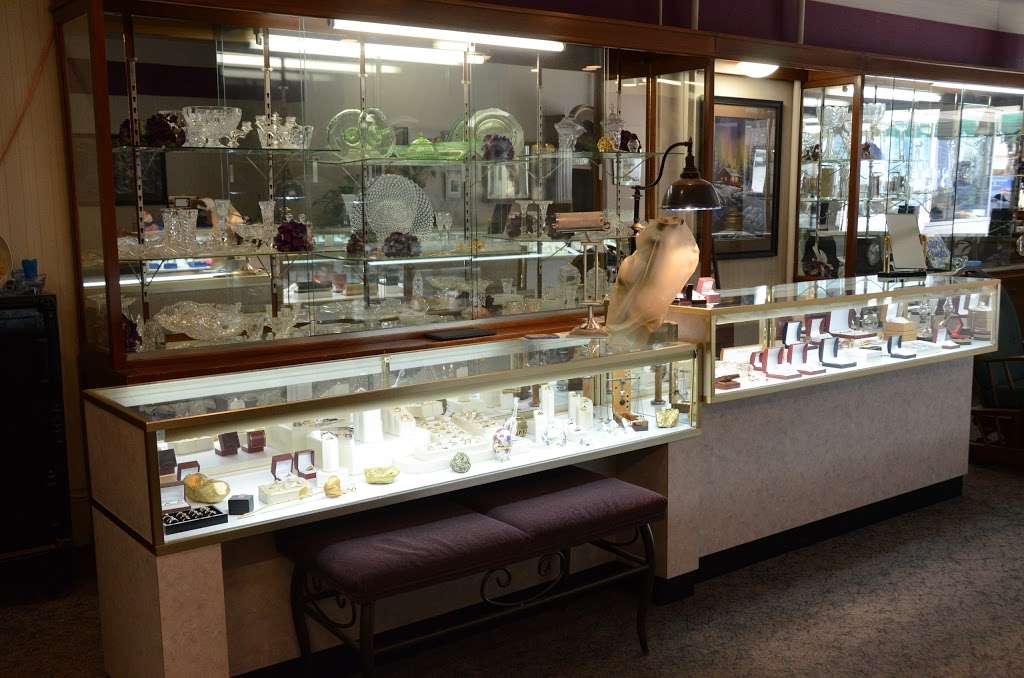 Knutson Jewelers Inc | 117 S Main St, Jefferson, WI 53549, USA | Phone: (920) 674-4200