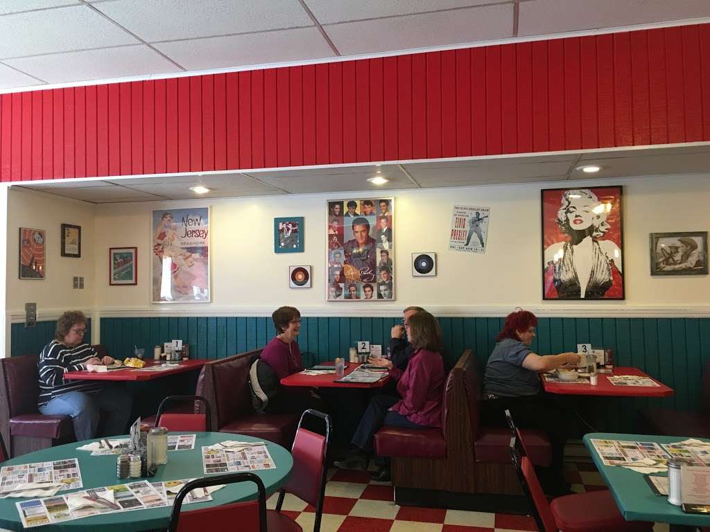 Slatington Diner | 662 Main St, Slatington, PA 18080, USA | Phone: (610) 767-4422