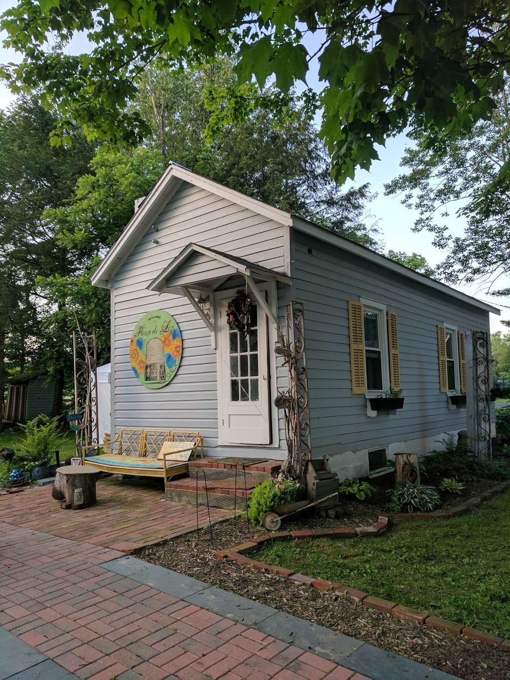 Silvery Moon Guest House | 6257 US-209 BUS, Stroudsburg, PA 18360, USA | Phone: (570) 801-7153