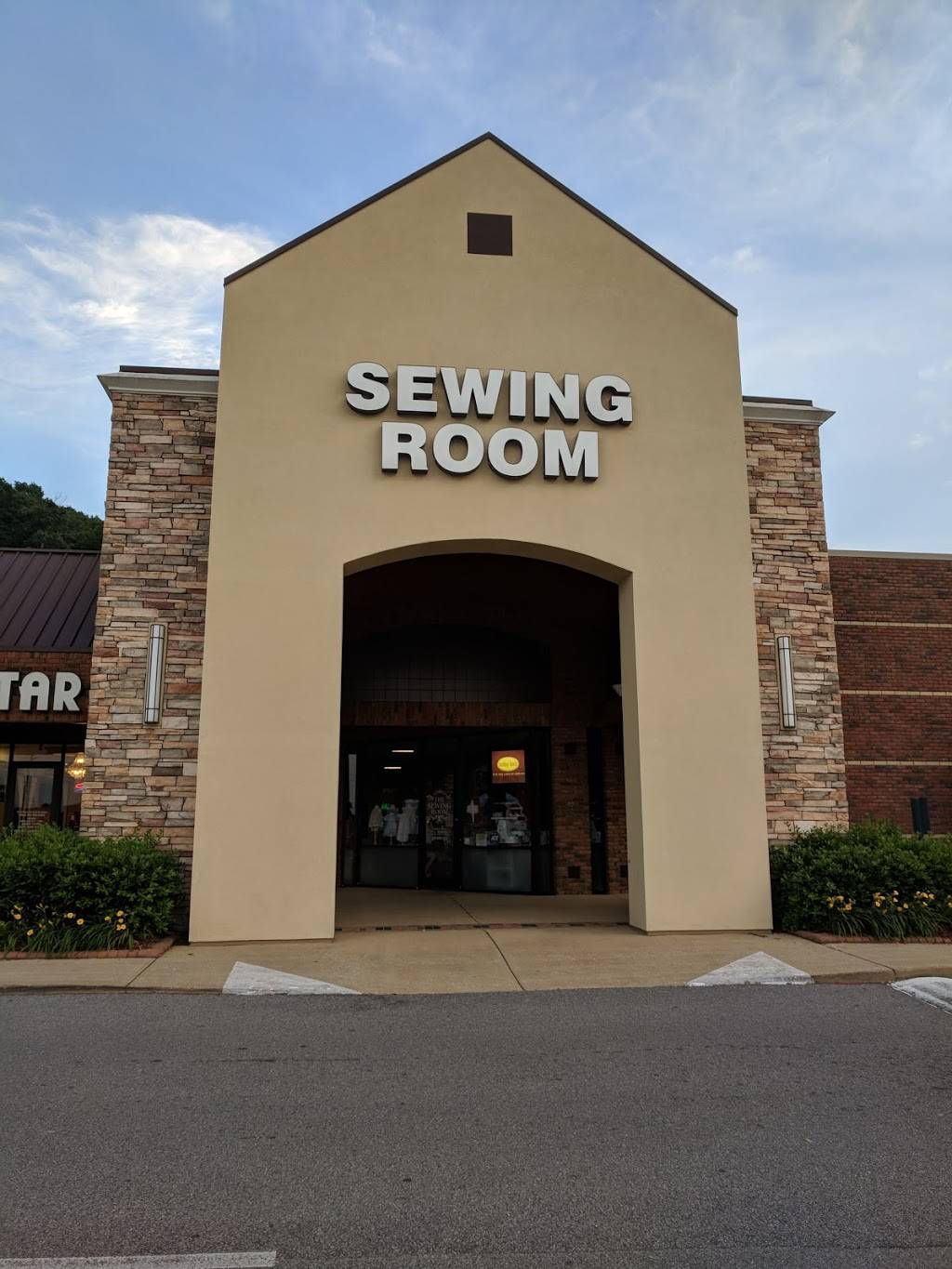 Sewing Room | 1040 Inverness Cors, Birmingham, AL 35242, USA | Phone: (205) 980-1112