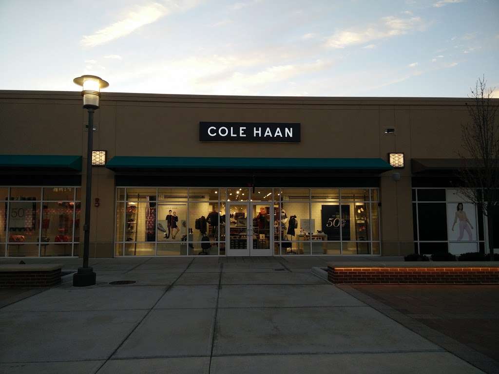 Cole Haan Outlet | 1650 Premium Outlet Blvd #568, Aurora, IL 60502, USA | Phone: (630) 898-1369