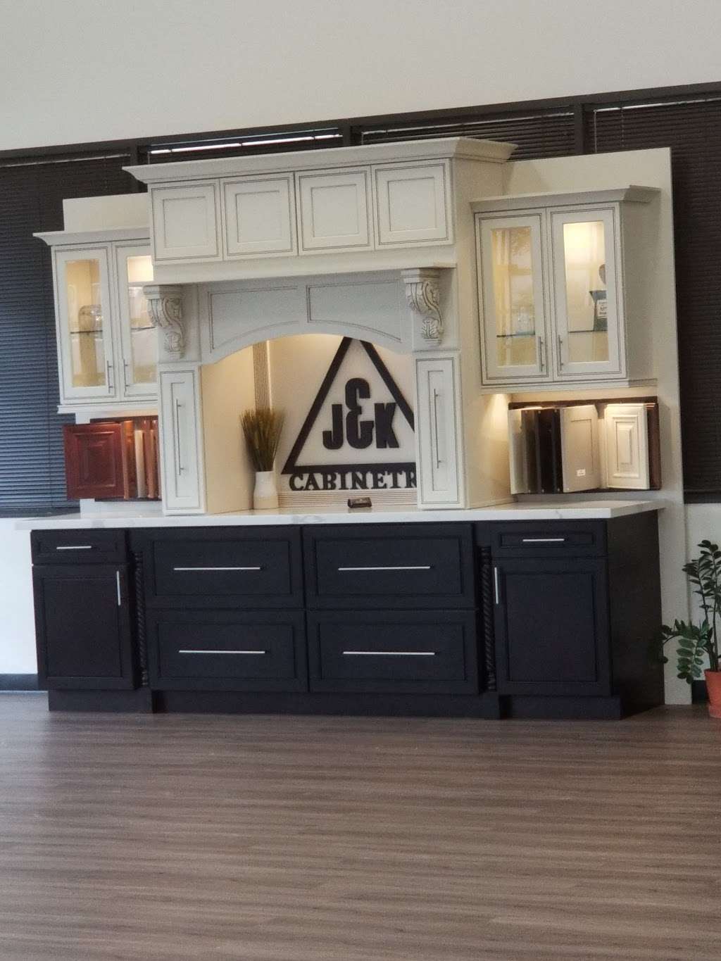 J&K Cabinetry Houston | 6615 Roxburgh Dr #100, Houston, TX 77041, USA | Phone: (713) 466-3800