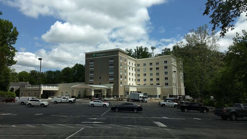 Holiday Inn & Suites Philadelphia W - Drexel Hill | 5400 Ferne Blvd, Drexel Hill, PA 19026, USA | Phone: (484) 461-9820