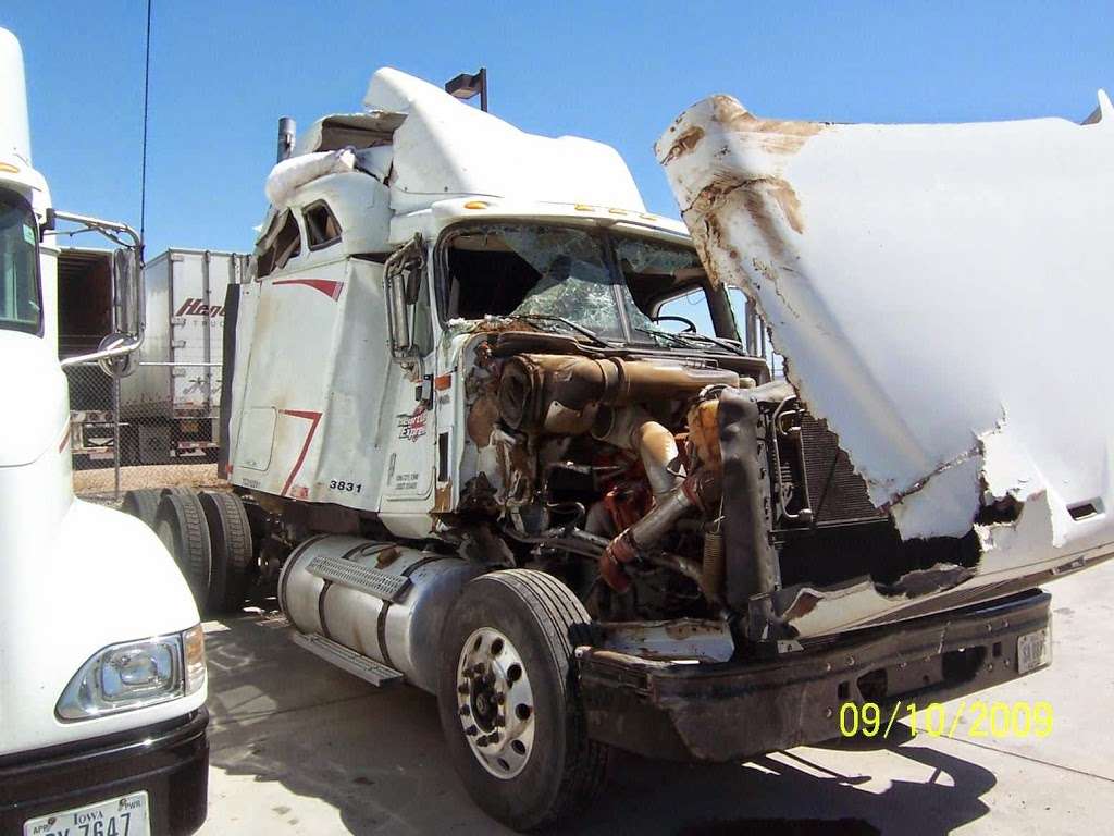 Commercial Truck and Trailer Repair, LLC | 4024 W Broadway Rd, Phoenix, AZ 85041, USA | Phone: (602) 278-1174