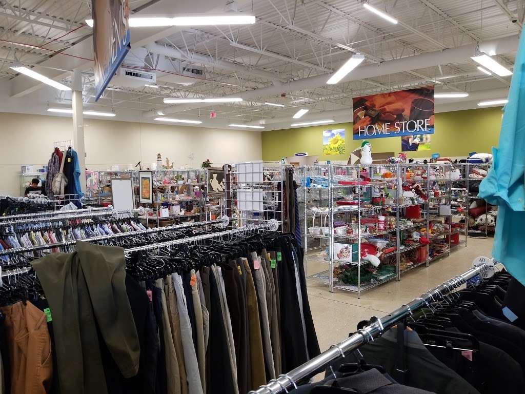 Goodwill Store & Donation Center in Evanston | 1916B Dempster Street, Evanston, IL 60202, USA | Phone: (847) 905-1202