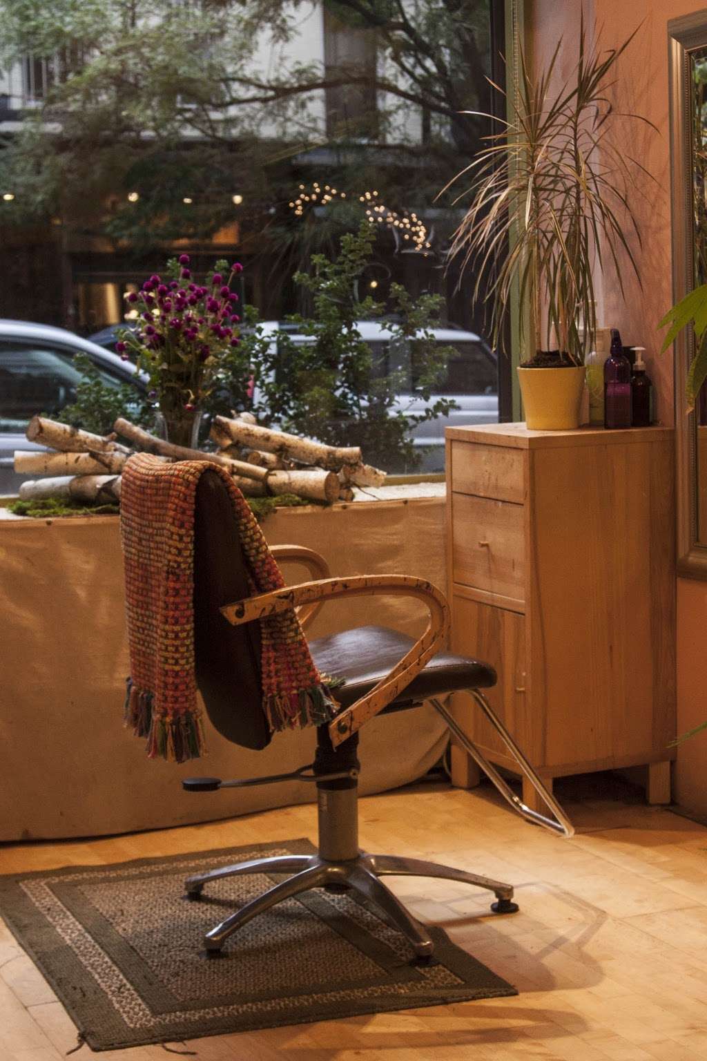 Swing Organic Salon | 280 E 10th St, New York, NY 10009, USA | Phone: (212) 677-2008