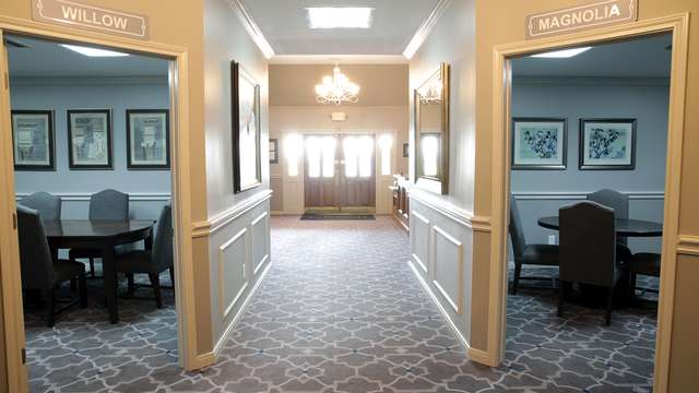 Forest Park East Funeral Home | 21620 Gulf Fwy, Webster, TX 77598, USA | Phone: (281) 332-3111