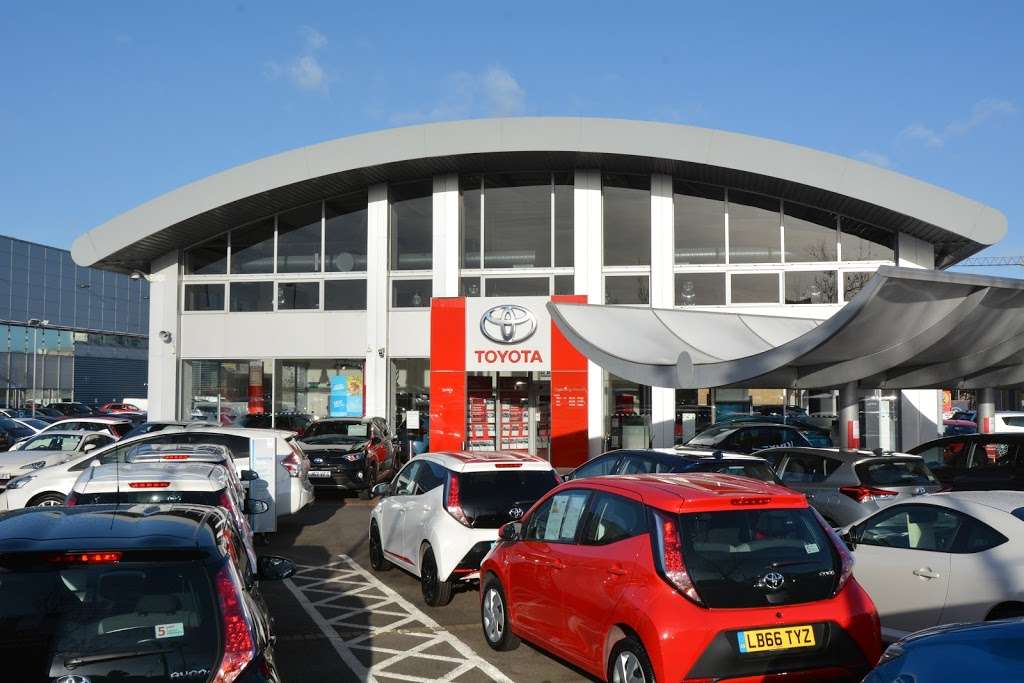 Jemca Toyota Croydon | 602 Purley Way, Croydon CR0 4RF, UK | Phone: 020 8649 5959