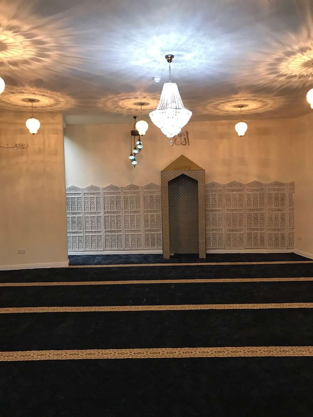 Gilwell Park Mosque | Waltham Abbey, London E4 7QW, UK | Phone: 020 8498 5300