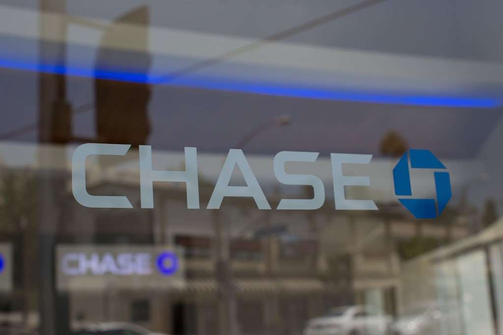 Chase Bank | 27060 Fir Ave, Moreno Valley, CA 92555, USA | Phone: (951) 242-4887