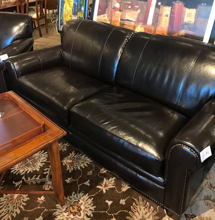 Snooty Fox Furniture Den - Affordable Quality Consignment Store | 11354 Montgomery Rd, Cincinnati, OH 45249, USA | Phone: (513) 489-8100