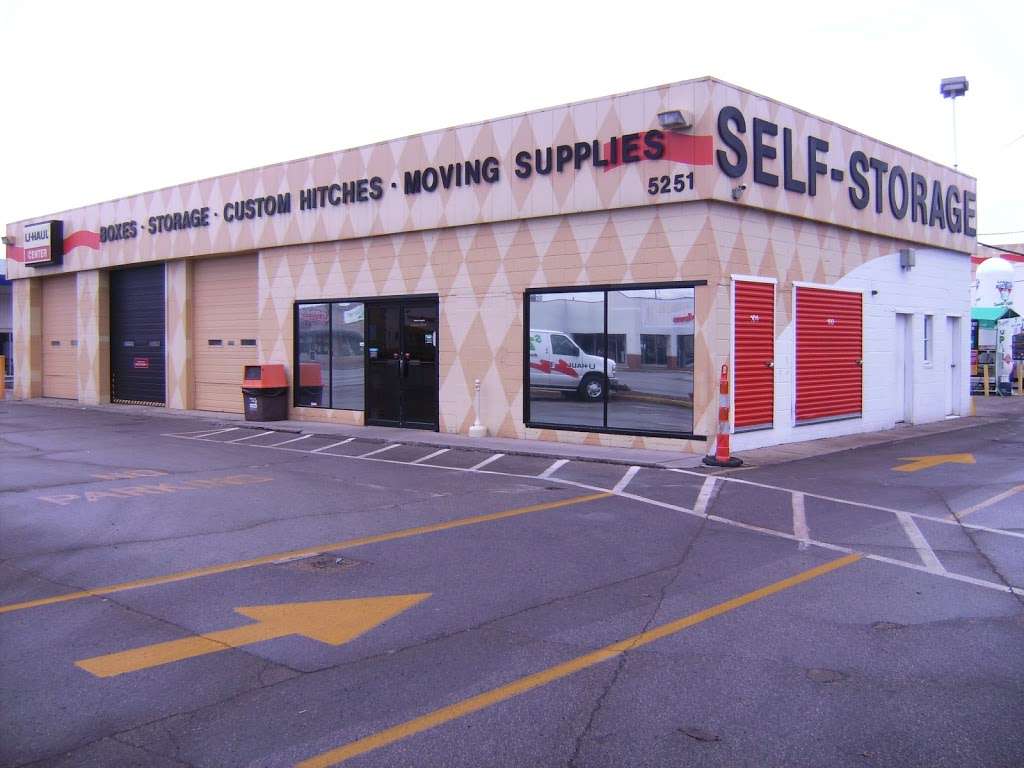 U-Haul Moving & Storage at Keystone Plaza | 5251 N Keystone Ave, Indianapolis, IN 46220, USA | Phone: (317) 257-4291