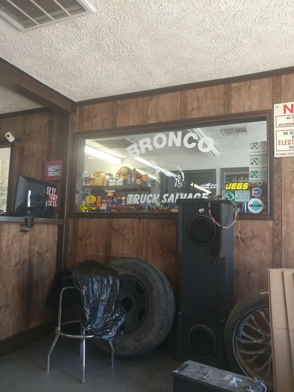 Bronco Auto & Truck Salvage | 900 Aldine Mail Rte Rd, Houston, TX 77037, USA | Phone: (281) 448-2792