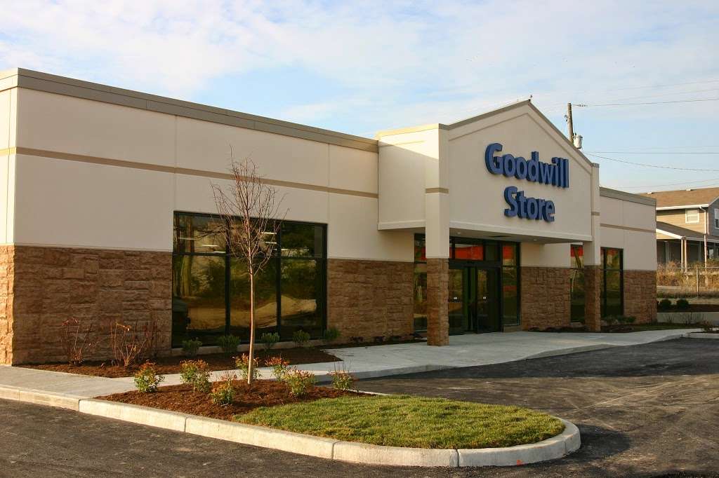 Goodwill Store | 8450 N Michigan Rd, Indianapolis, IN 46268, USA | Phone: (317) 334-0635