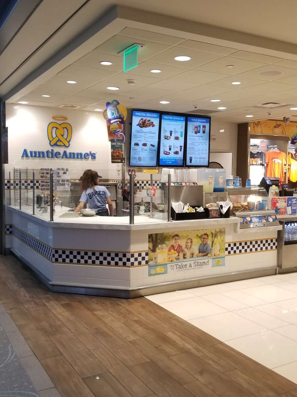 Auntie Annes | 8500 Peña Blvd, Denver, CO 80249, USA | Phone: (720) 325-2997