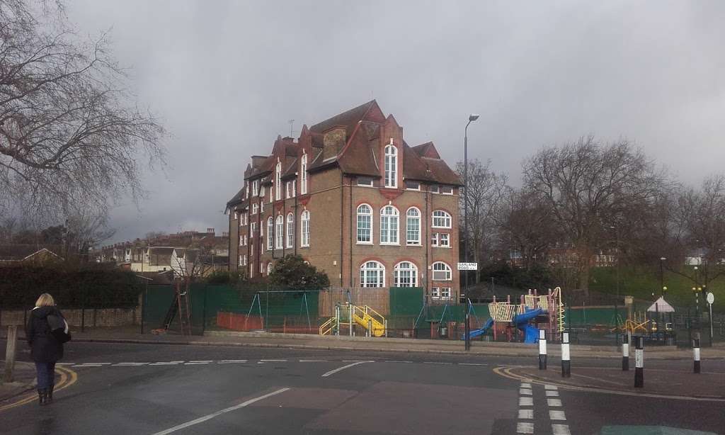 Greenslade Primary School | Erindale, Plumstead Common Rd, London SE18 2QQ, UK | Phone: 020 8316 6847