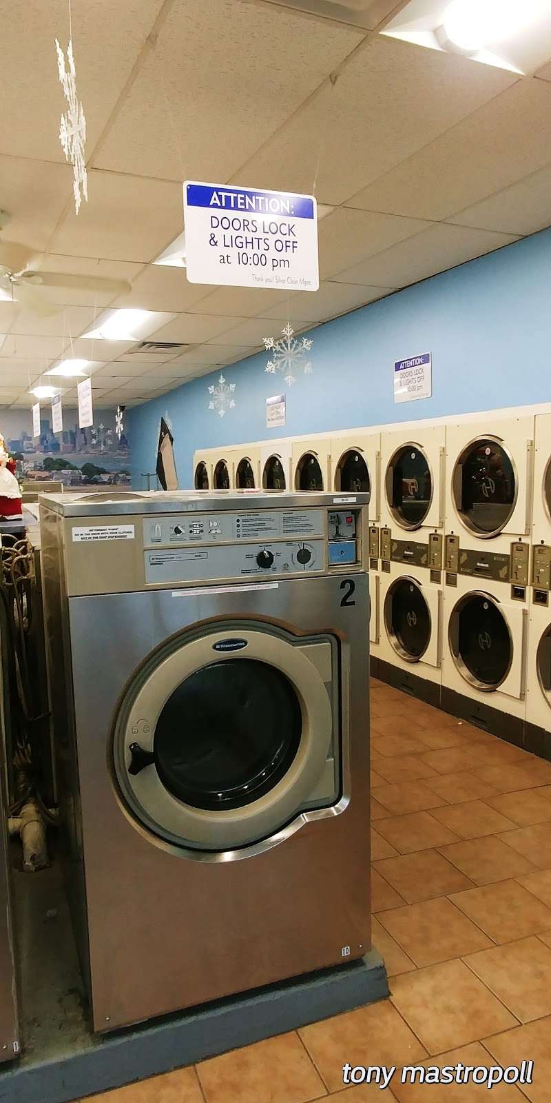 Silver Clean Laundromat | 41 Crest Ave, Winthrop, MA 02152, USA | Phone: (617) 846-0955