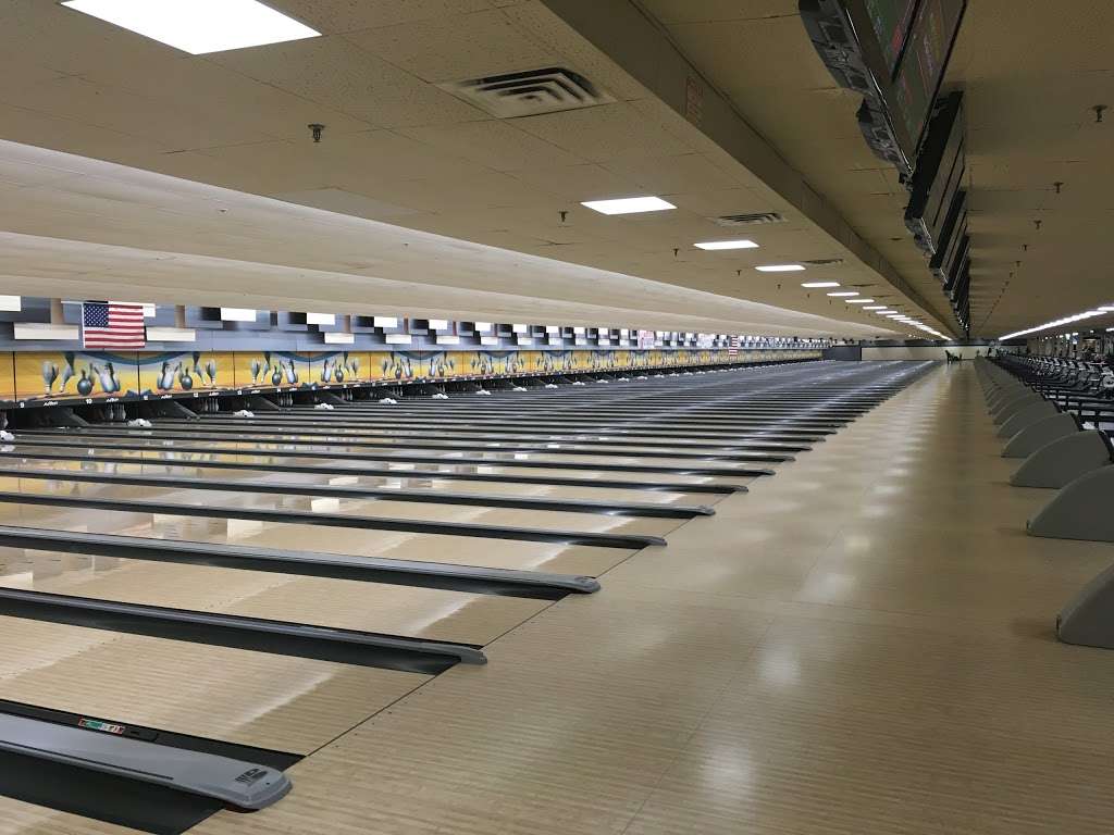 Stardust Bowl | 37 E Lorraine Ave, Addison, IL 60101, USA | Phone: (630) 833-1040